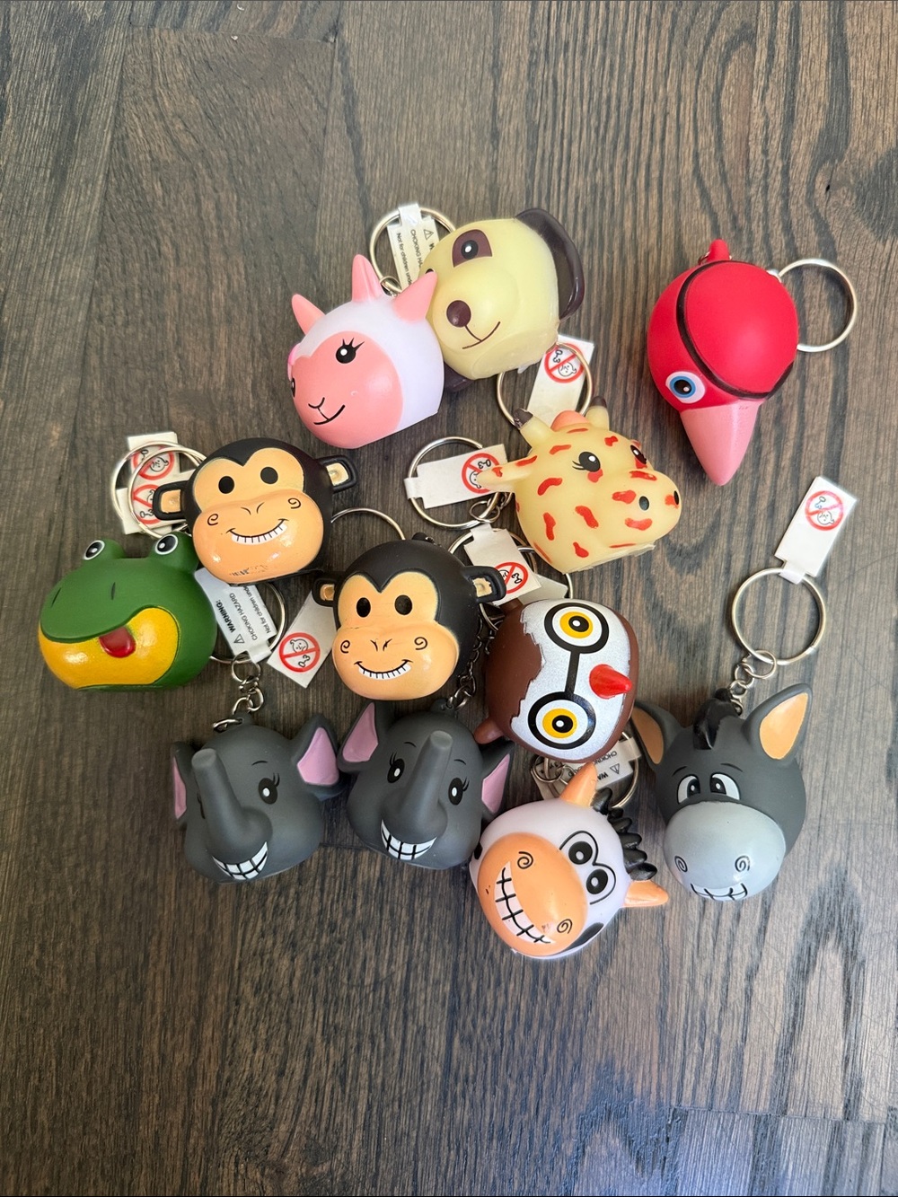 100 Collectible Keychains 1.5” Rubber 3D Key Chains Backpack Prize Favor Animals - Picture 8 of 17